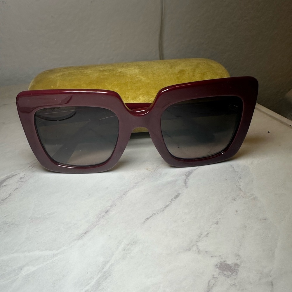 Chic Burgundy Gucci Sunglasses